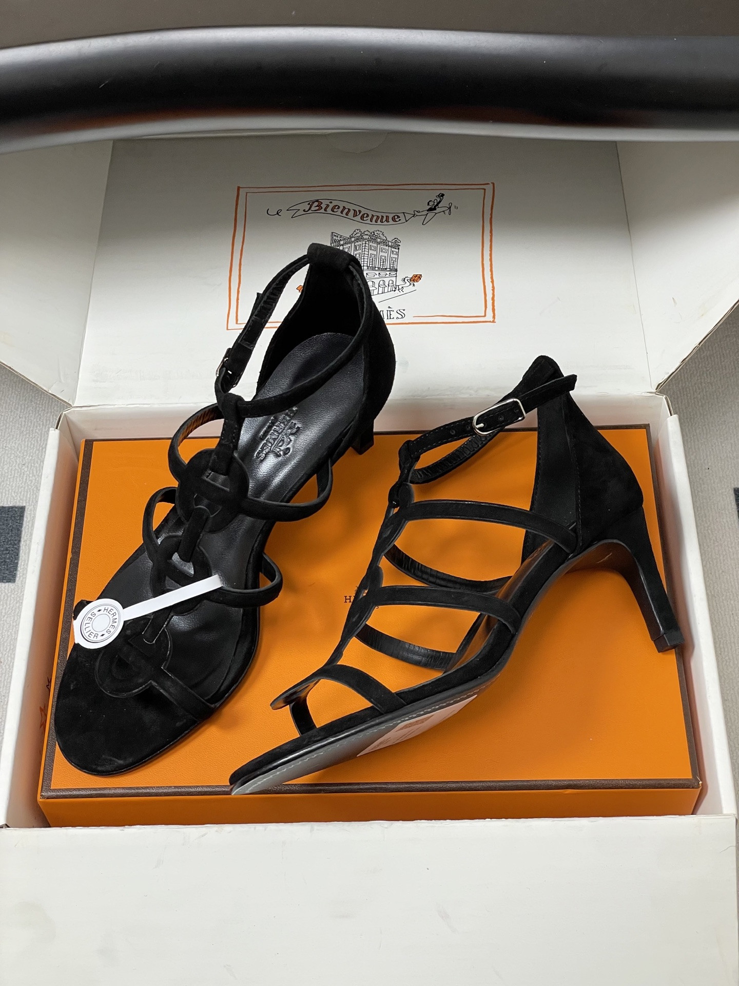 ua H**me5 magic 70 sandal