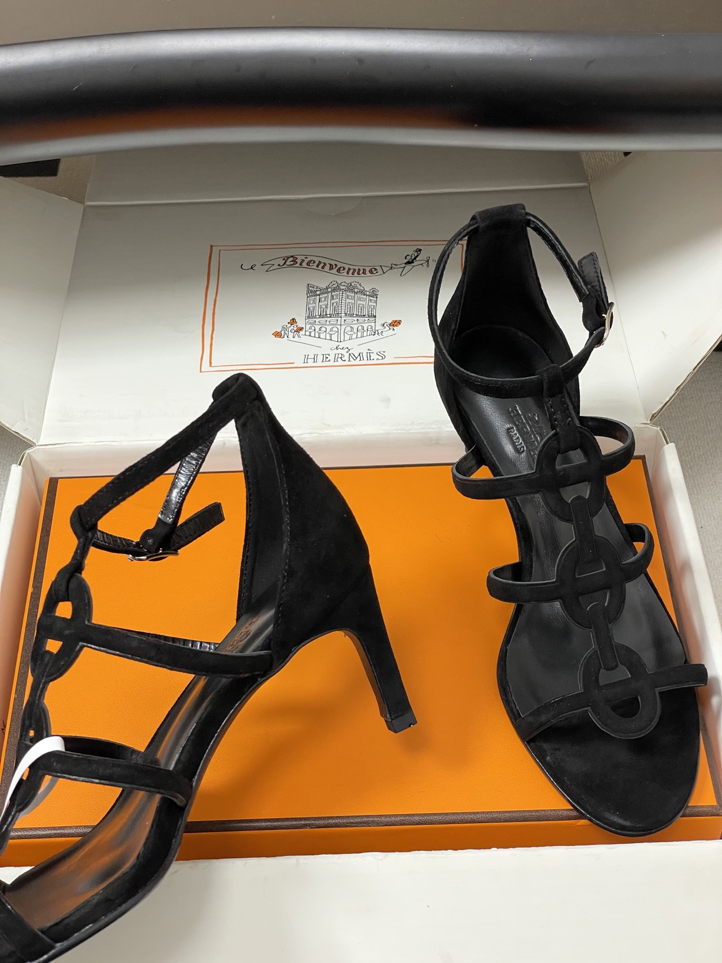 ua H**me5 magic 70 sandal