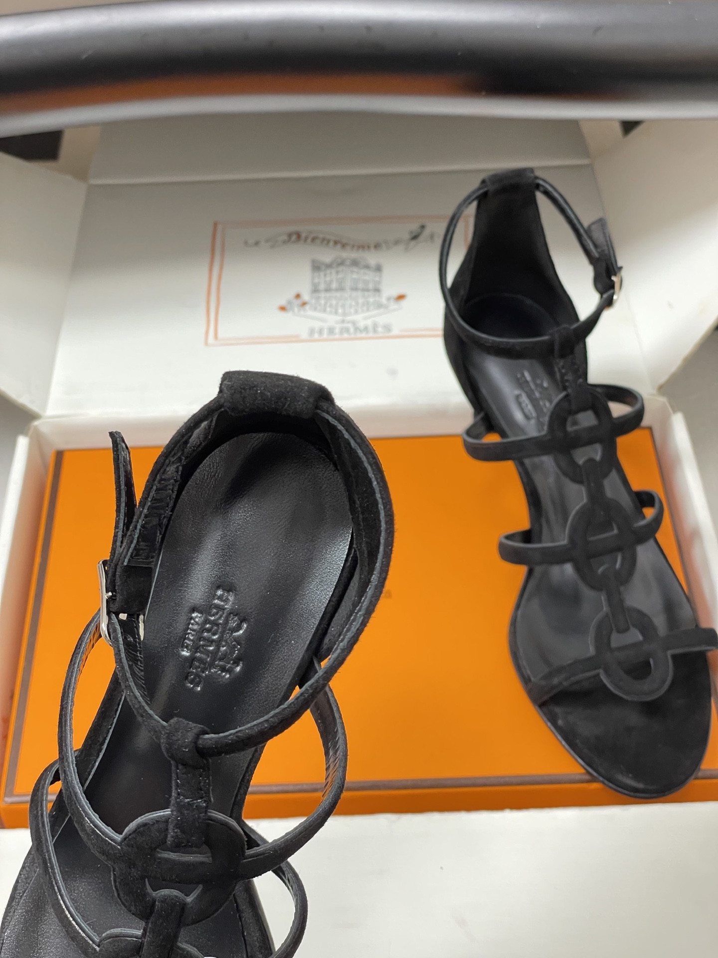 ua H**me5 magic 70 sandal