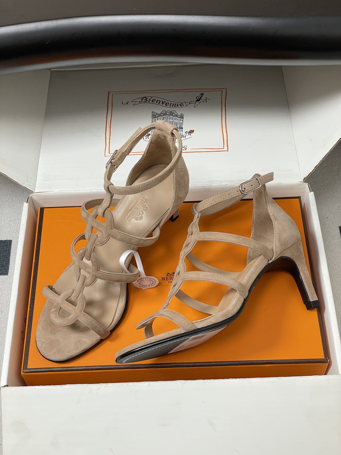 ua H**me5 magic 70 sandal