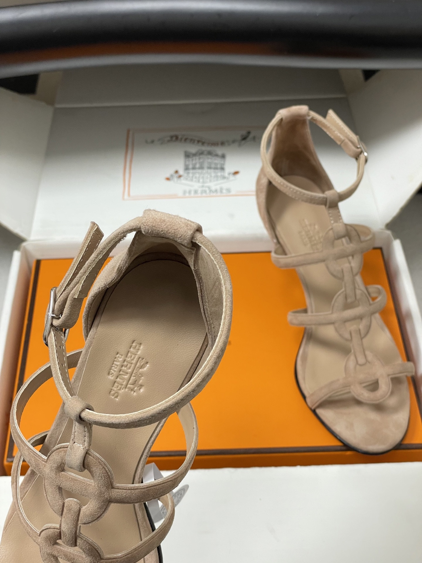 ua H**me5 magic 70 sandal