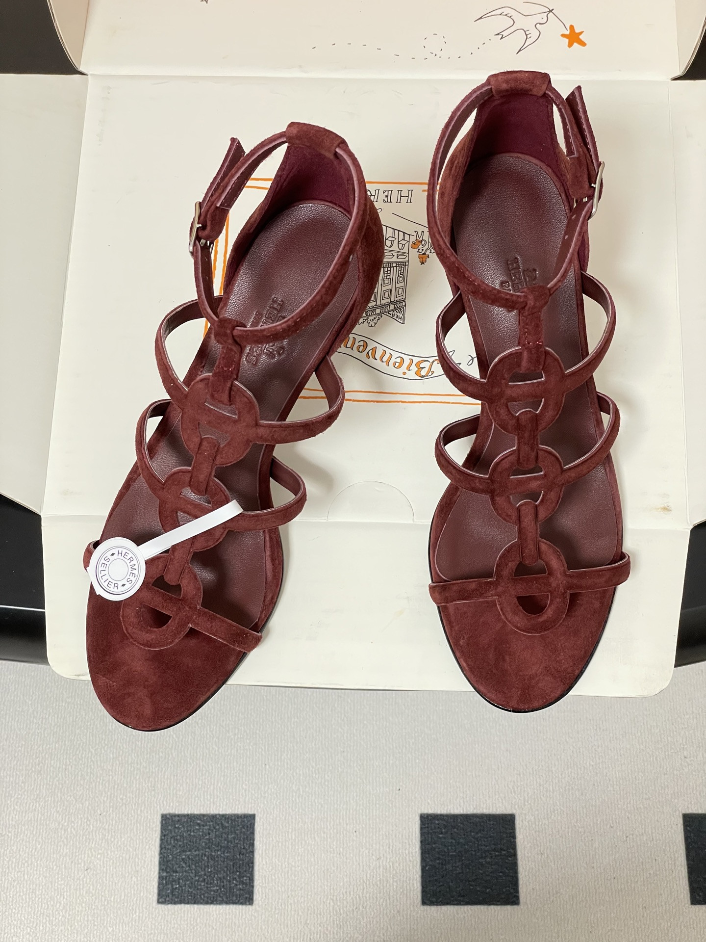 ua H**me5 magic 70 sandal