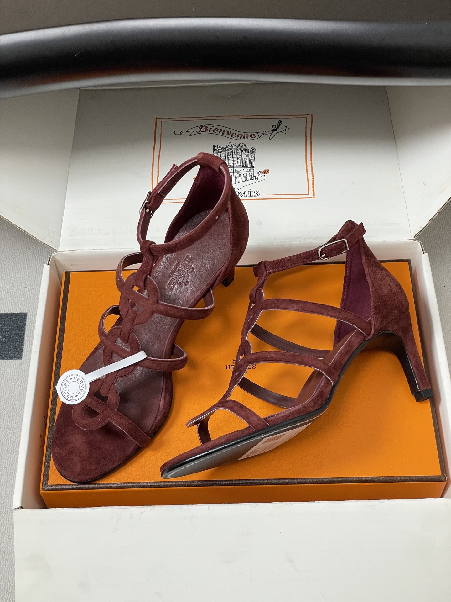 ua H**me5 magic 70 sandal