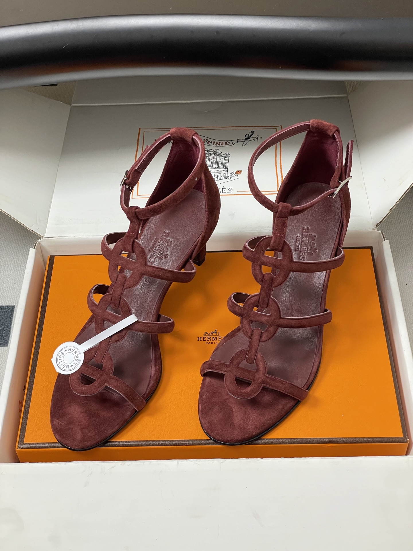 ua H**me5 magic 70 sandal