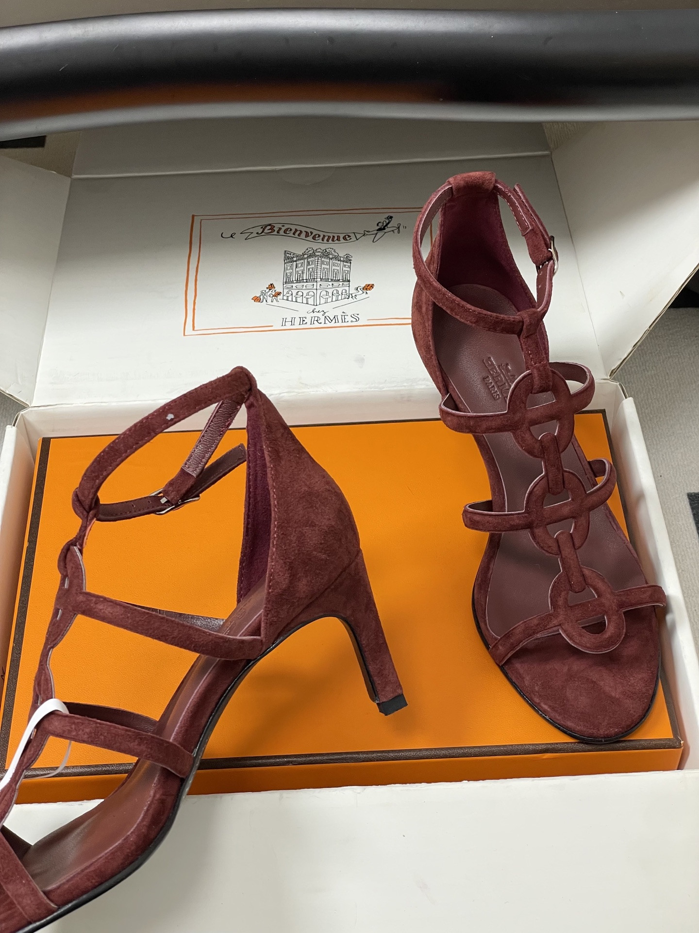 ua H**me5 magic 70 sandal