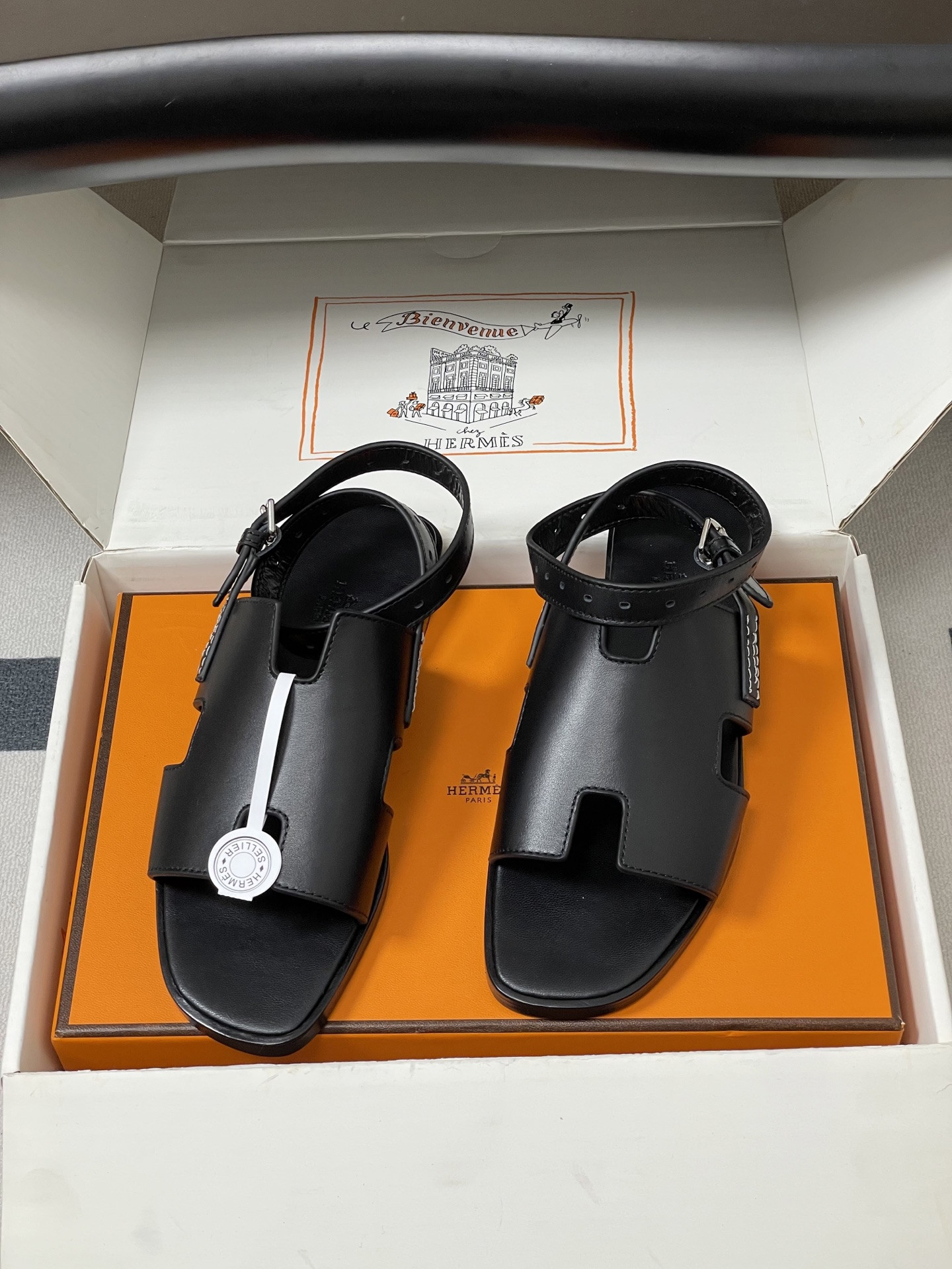 ua H**me5 maya sandal