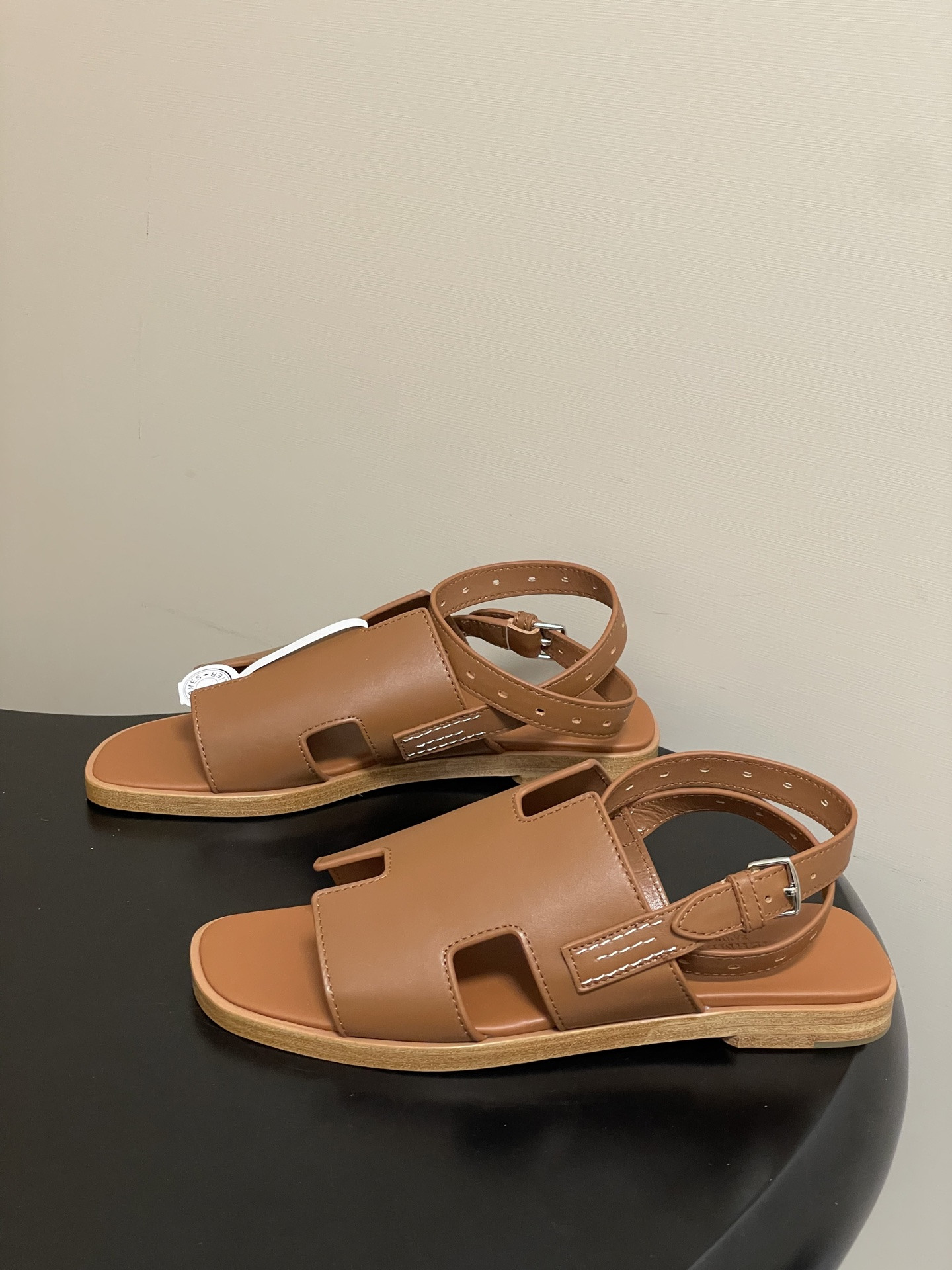 ua H**me5 maya sandal