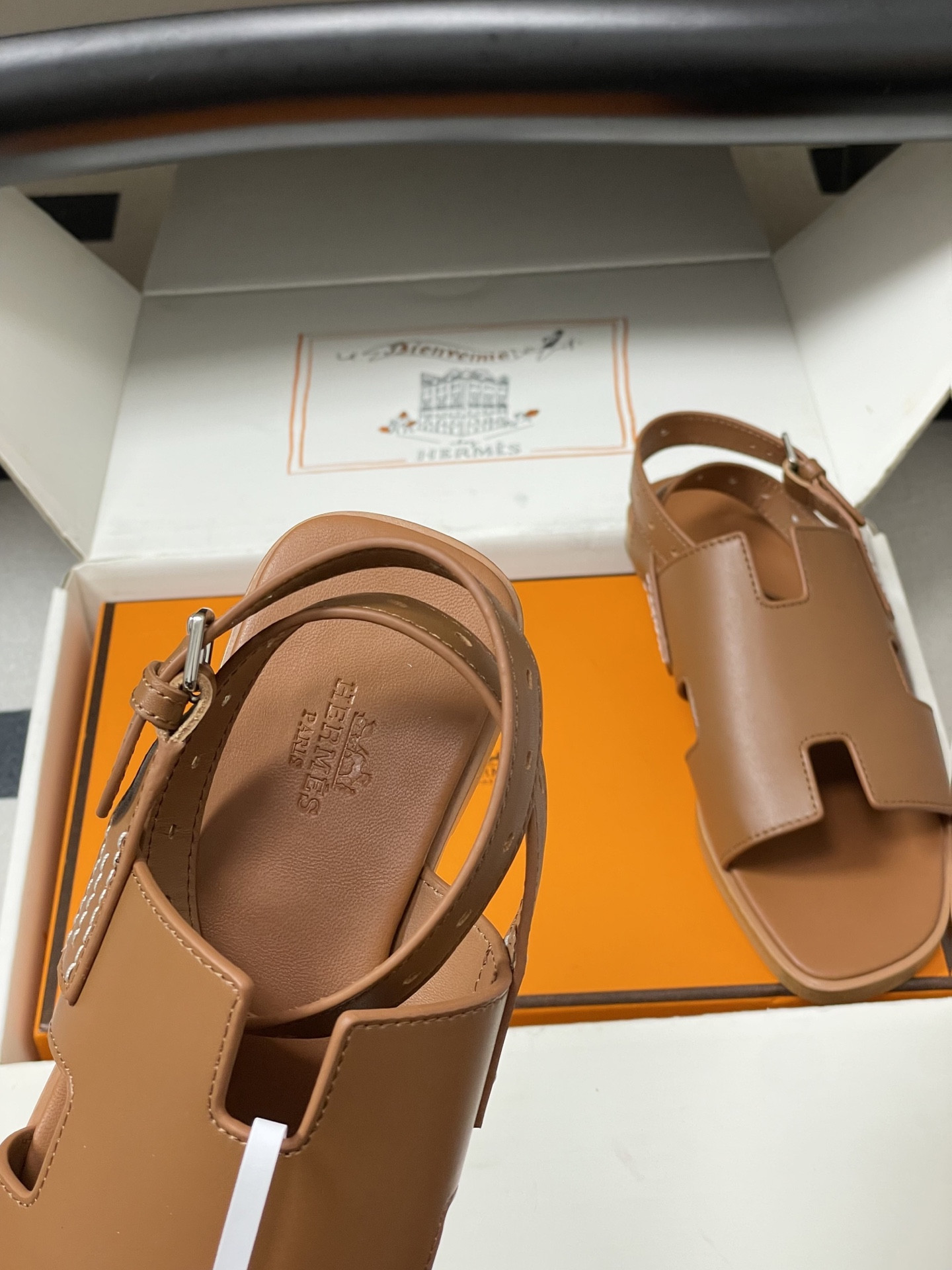 ua H**me5 maya sandal