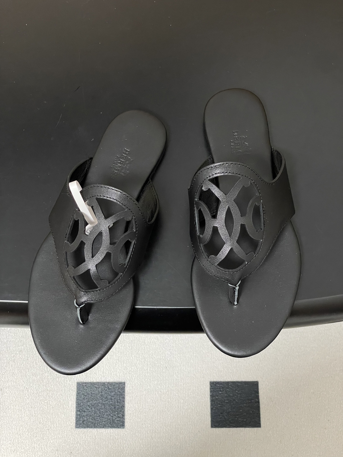 ua H**me5 mage sandal