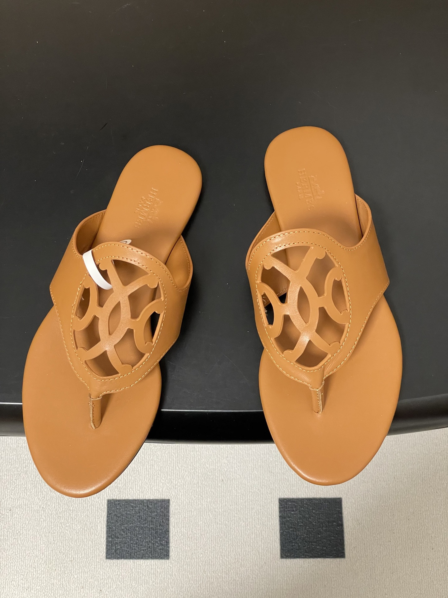 ua H**me5 mage sandal