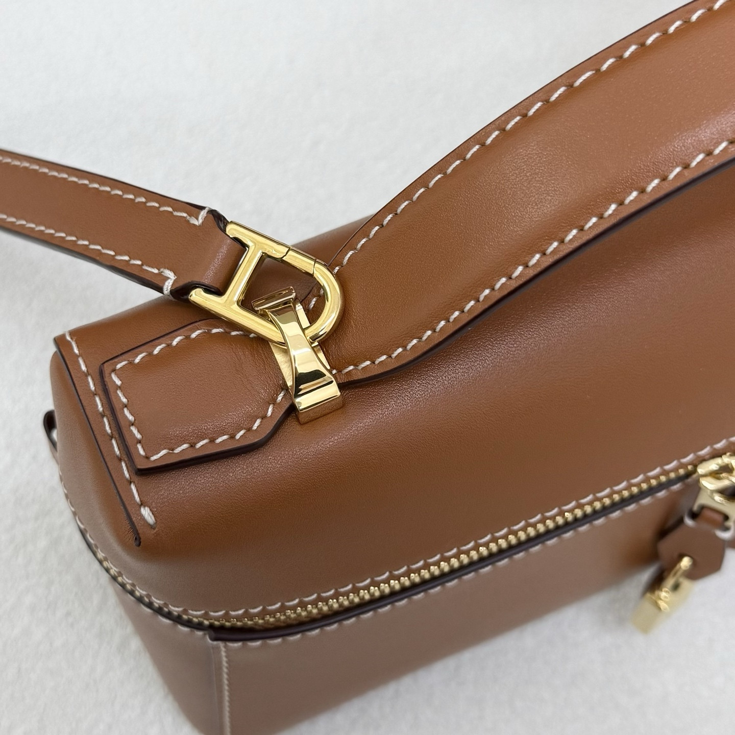 Loro Piana Extra Bag L23 23x12x7cm