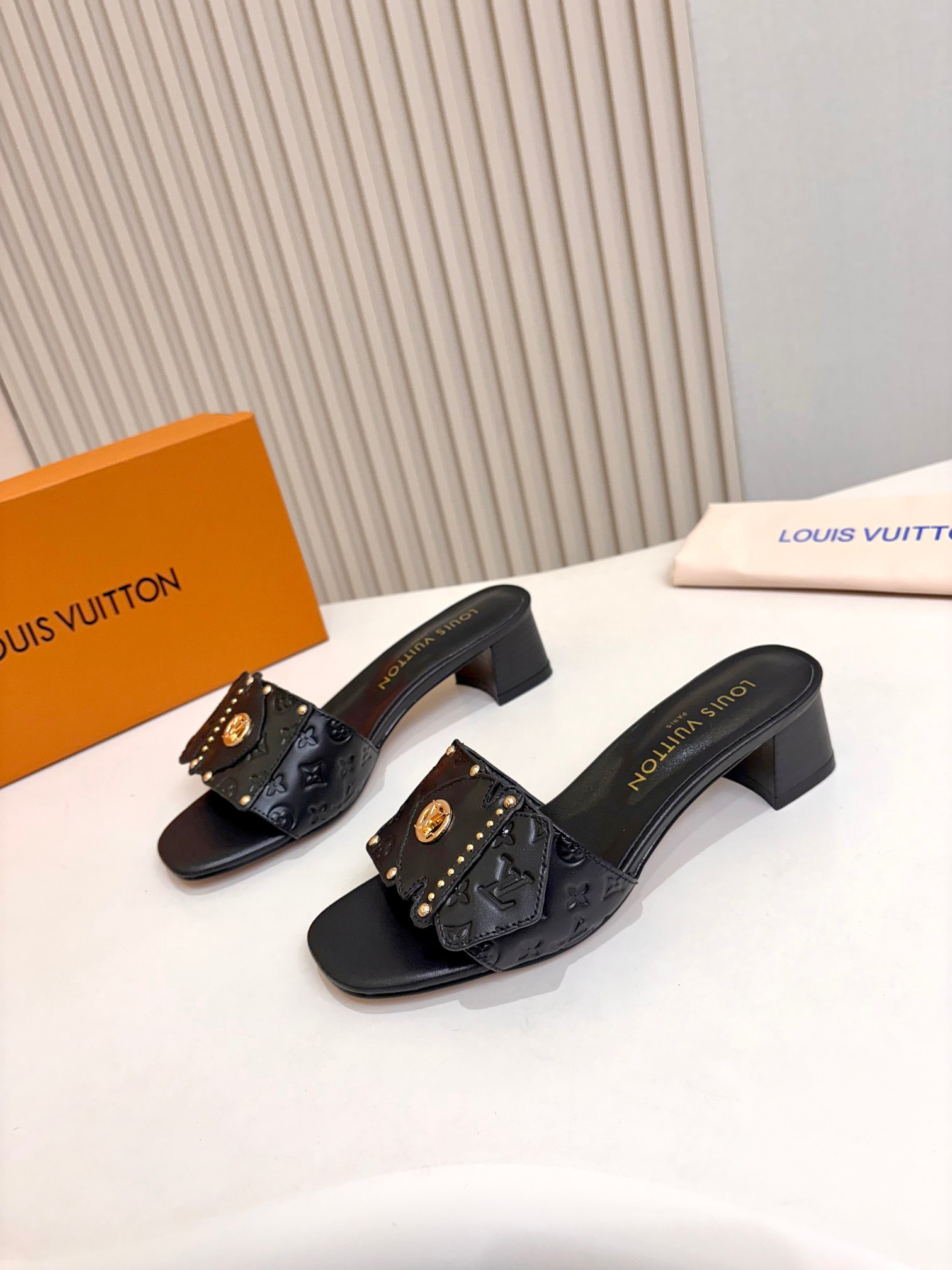UA LV Frame Mule