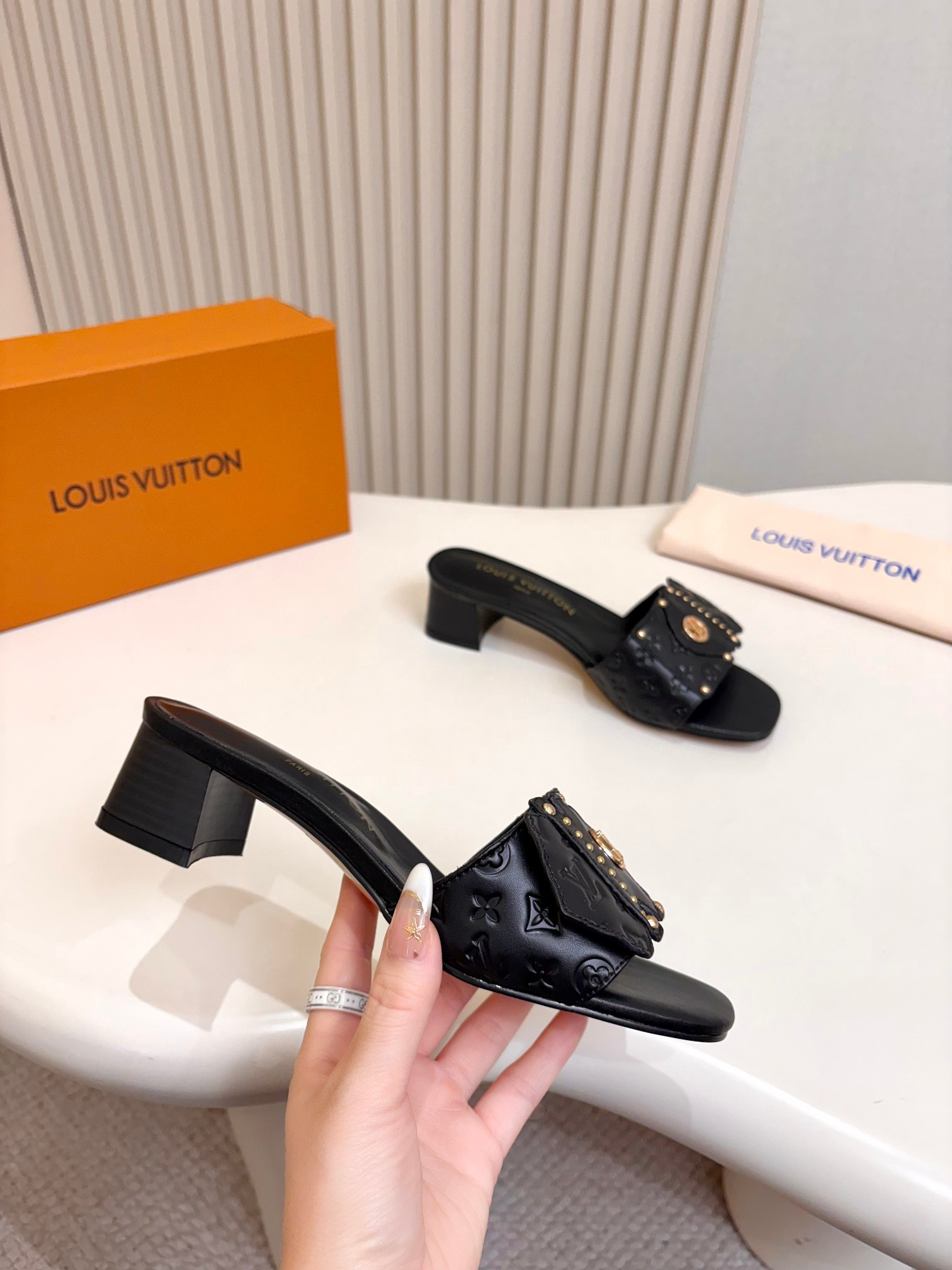 UA LV Frame Mule