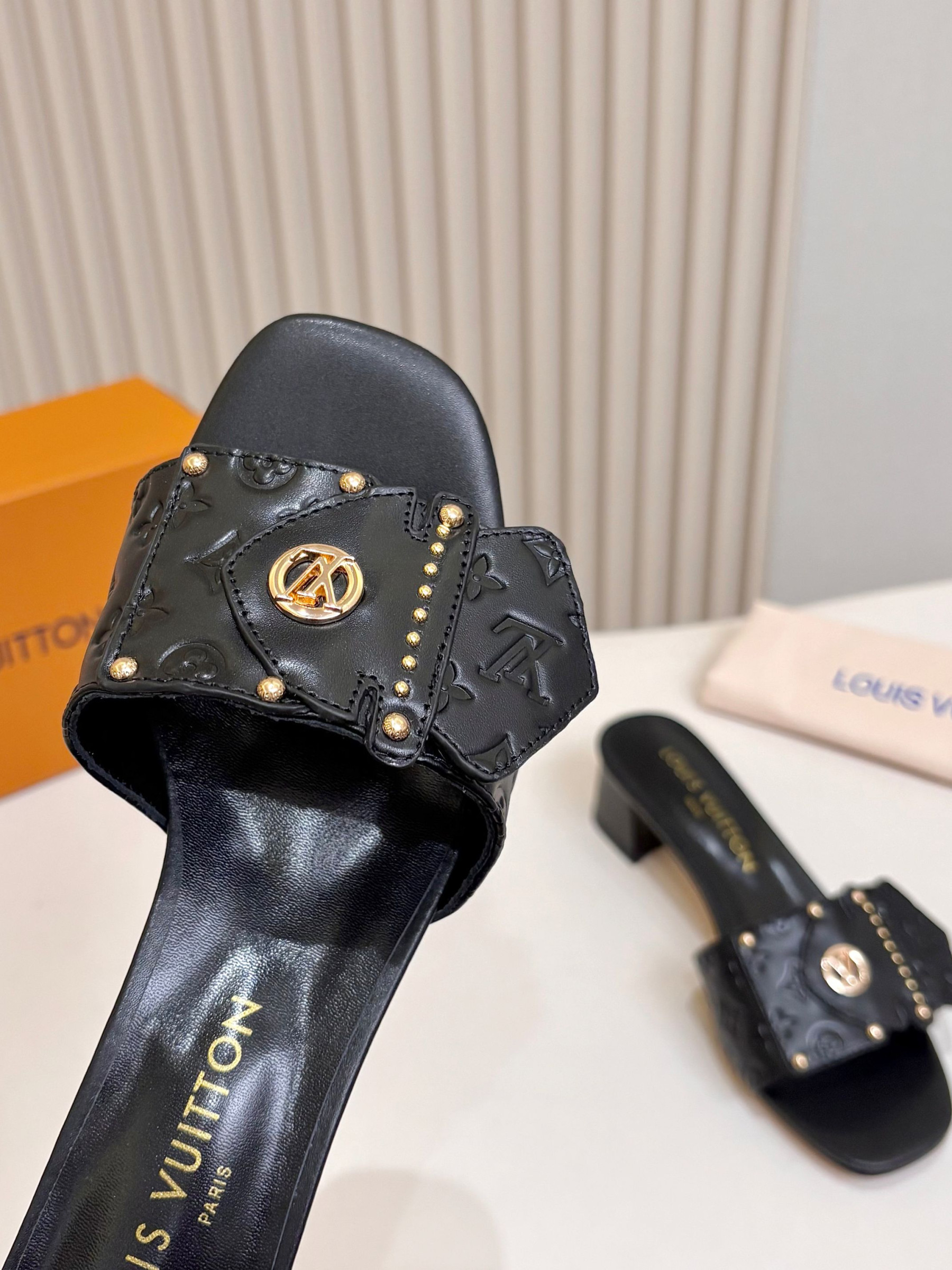 UA LV Frame Mule