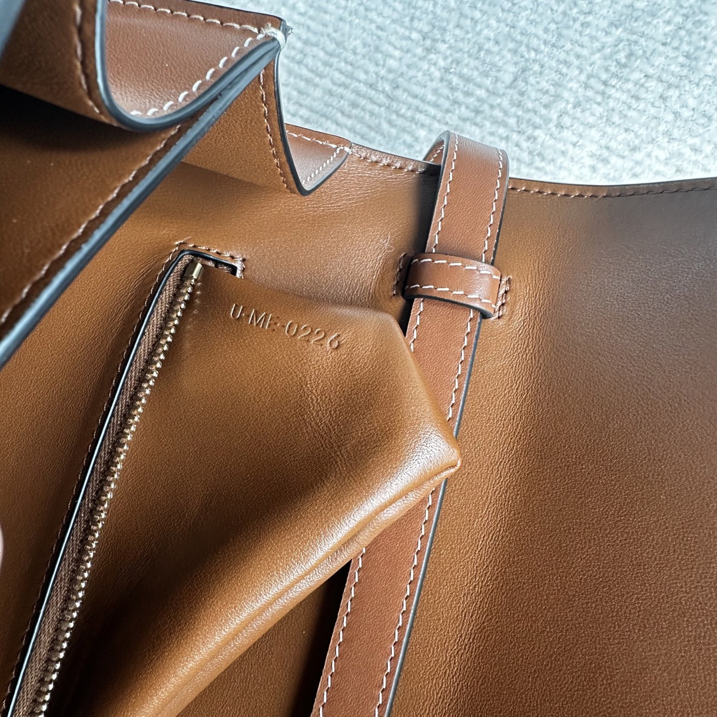 Celine MEDIUM TRIOMPHE FOLIO 25.5x14x7.5cm