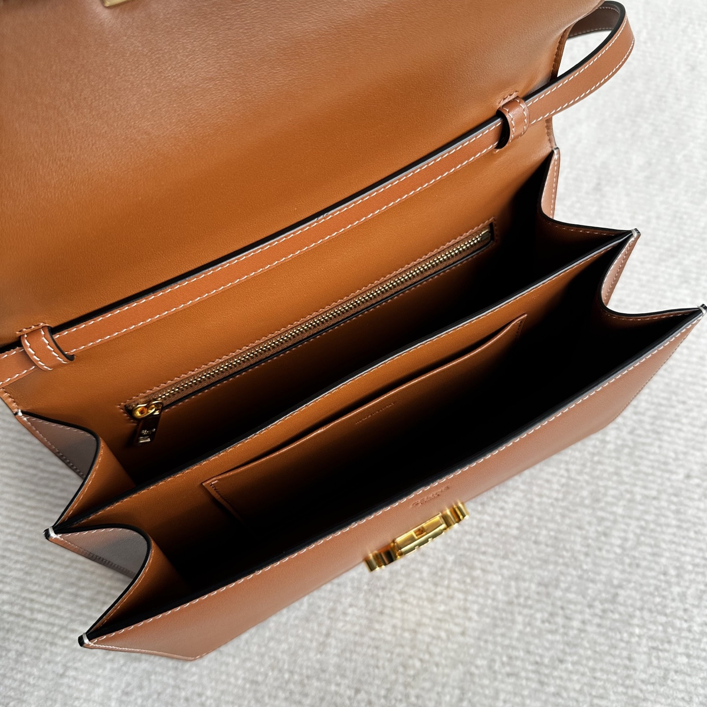 Celine MEDIUM TRIOMPHE FOLIO 25.5x14x7.5cm