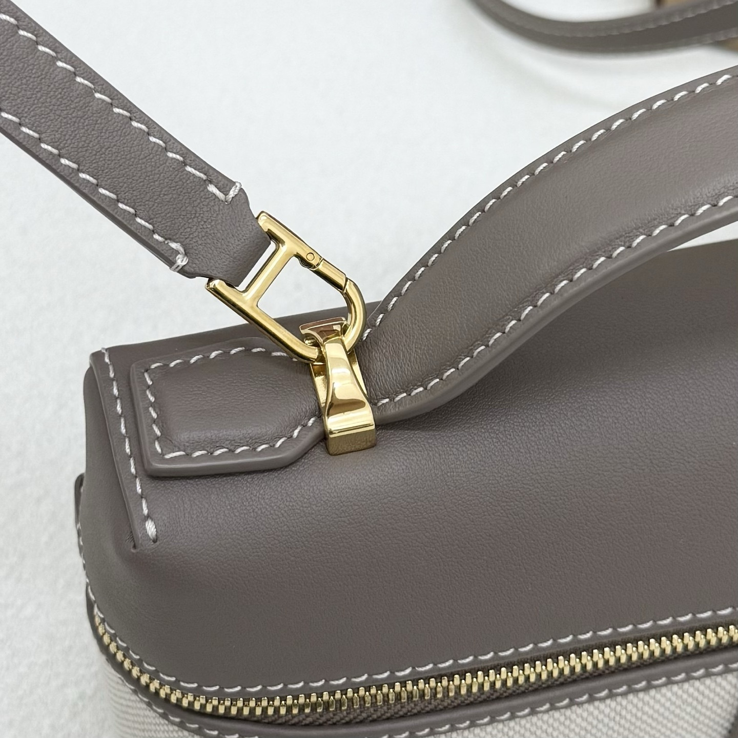 Loro Piana Extra Bag L23 23x12x7cm