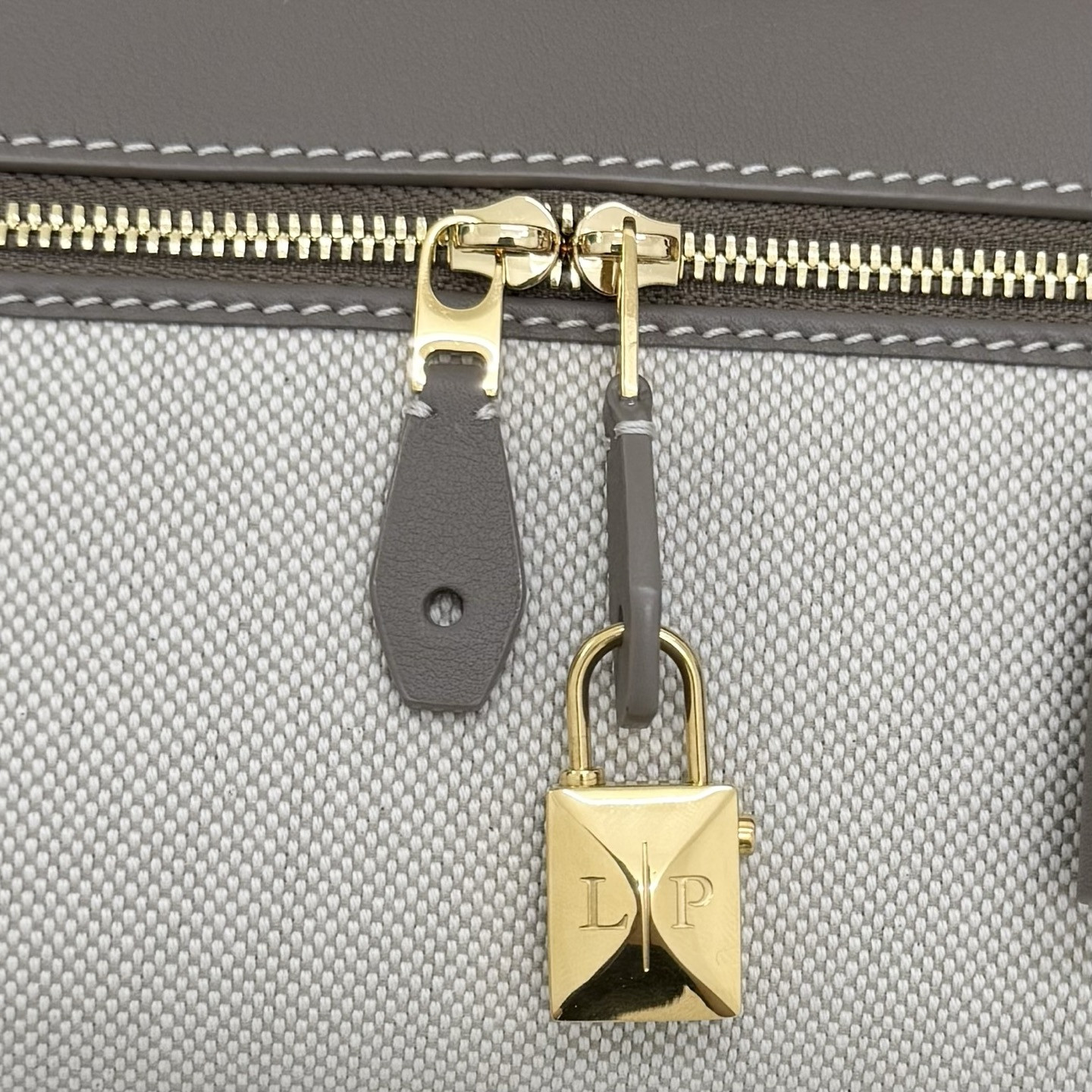 Loro Piana Extra Bag L23 23x12x7cm