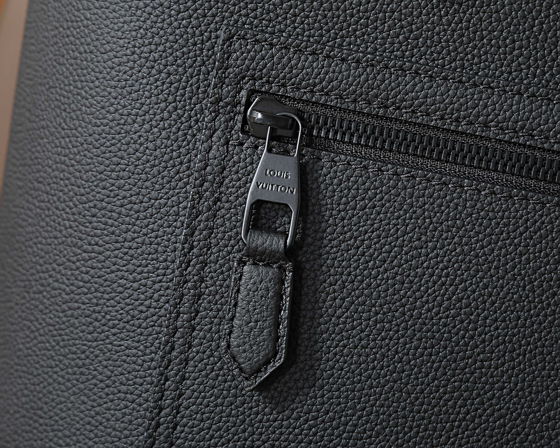 LV Fastline Backpack M15262 38x43x15cm