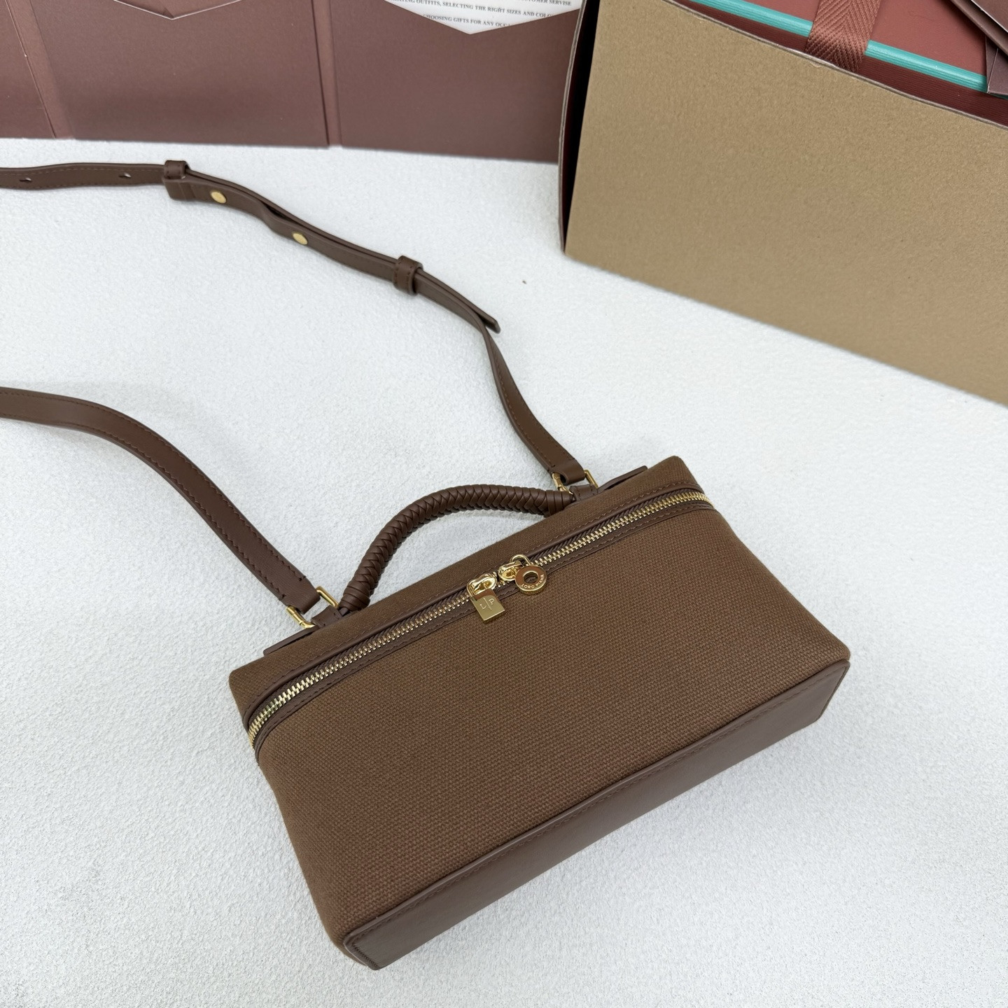 Loro Piana Extra Pocket L19 11 x 19 x 6.5 cm