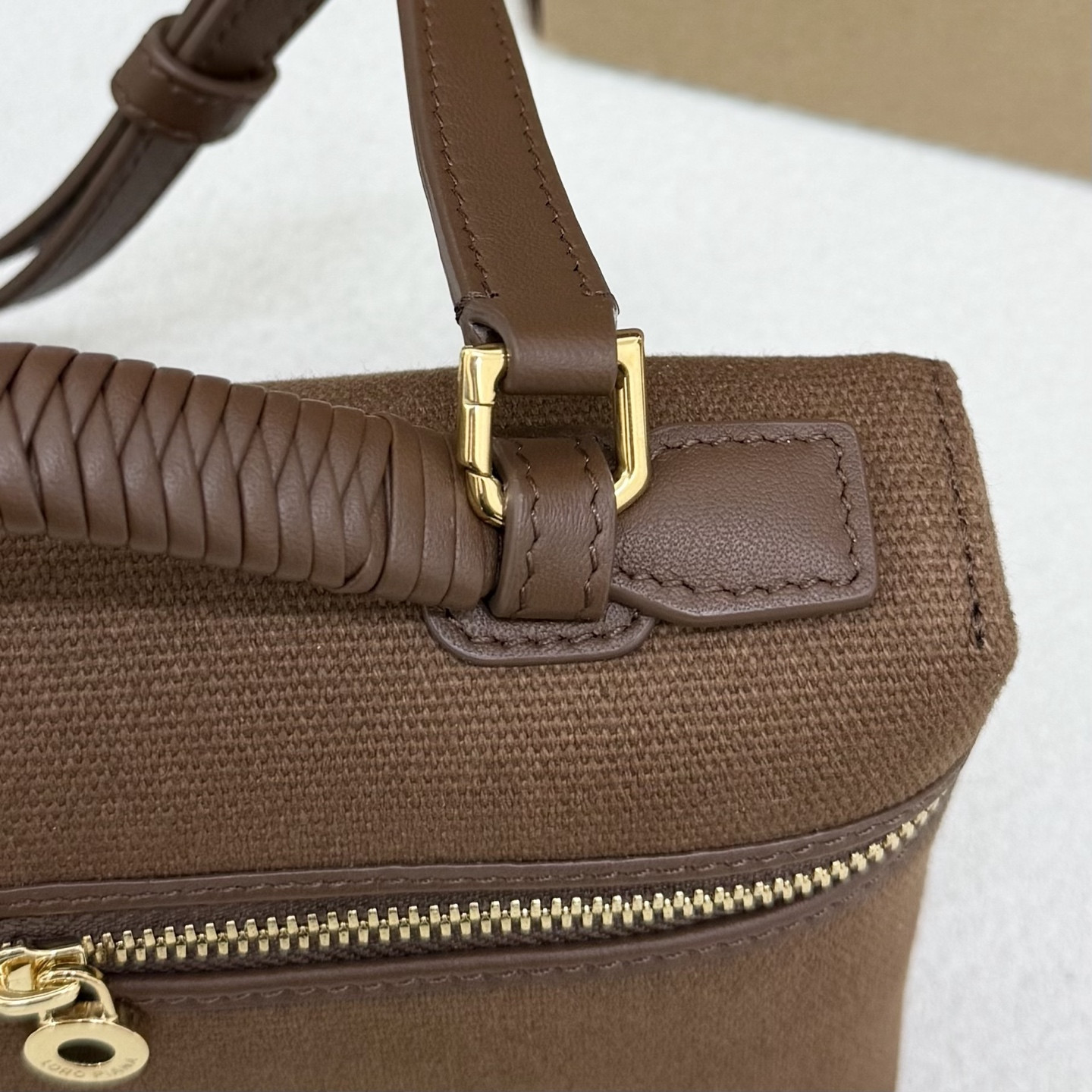 Loro Piana Extra Pocket L19 11 x 19 x 6.5 cm