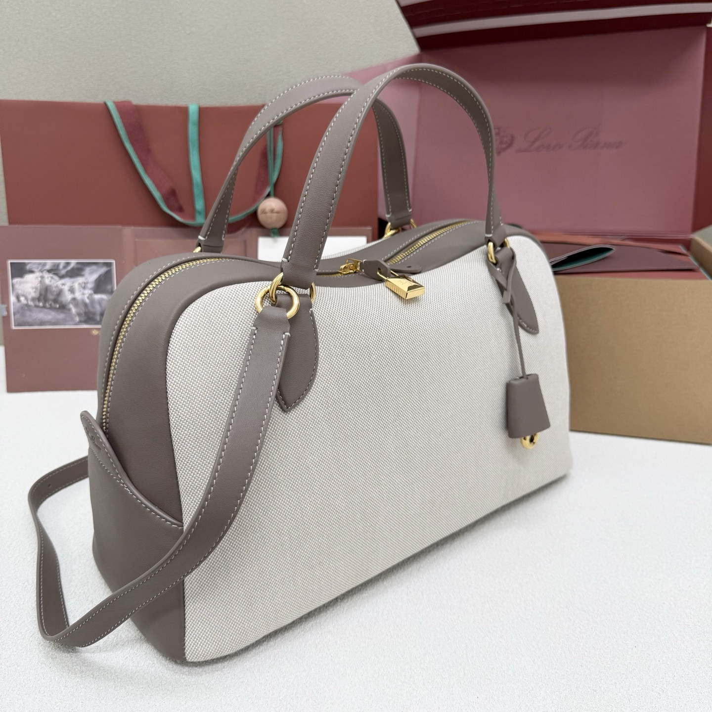 Loro Piana Needle 38x22x16cm
