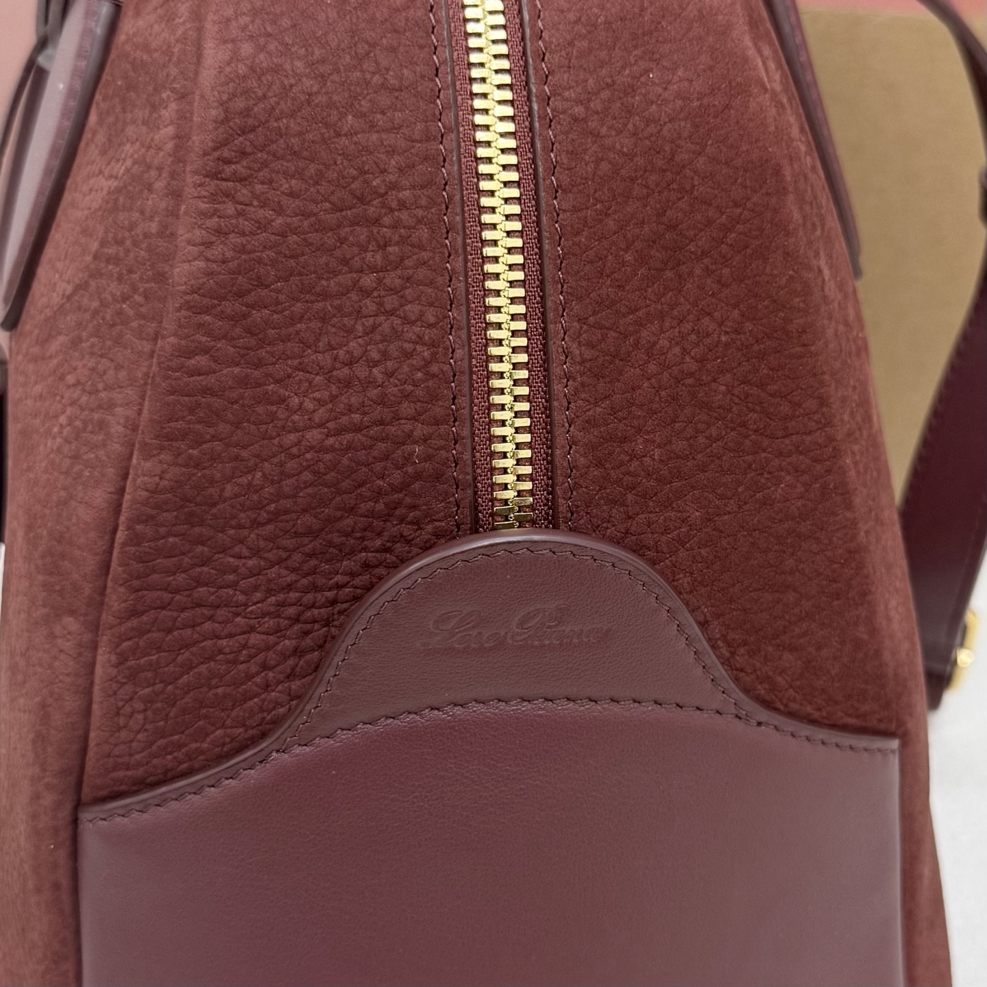 Loro Piana Needle 38x22x16cm