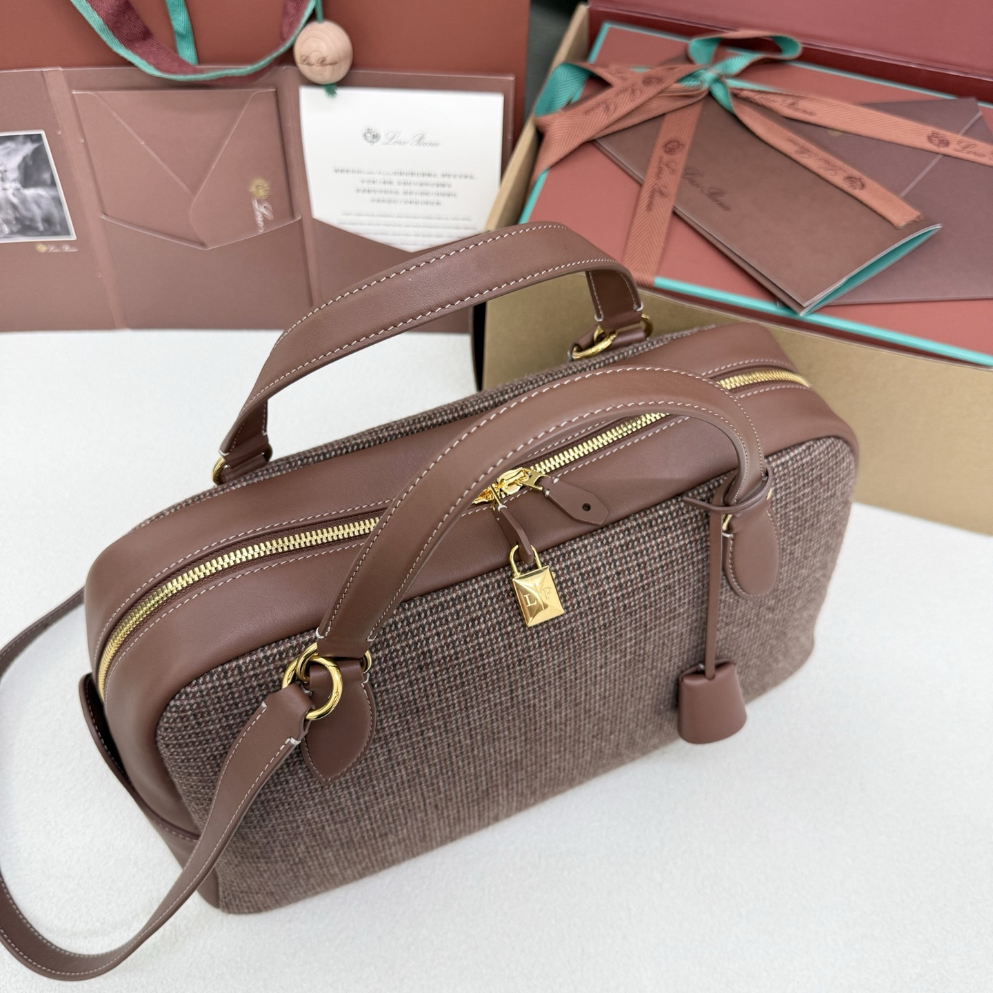 Loro Piana Needle 38x22x16cm