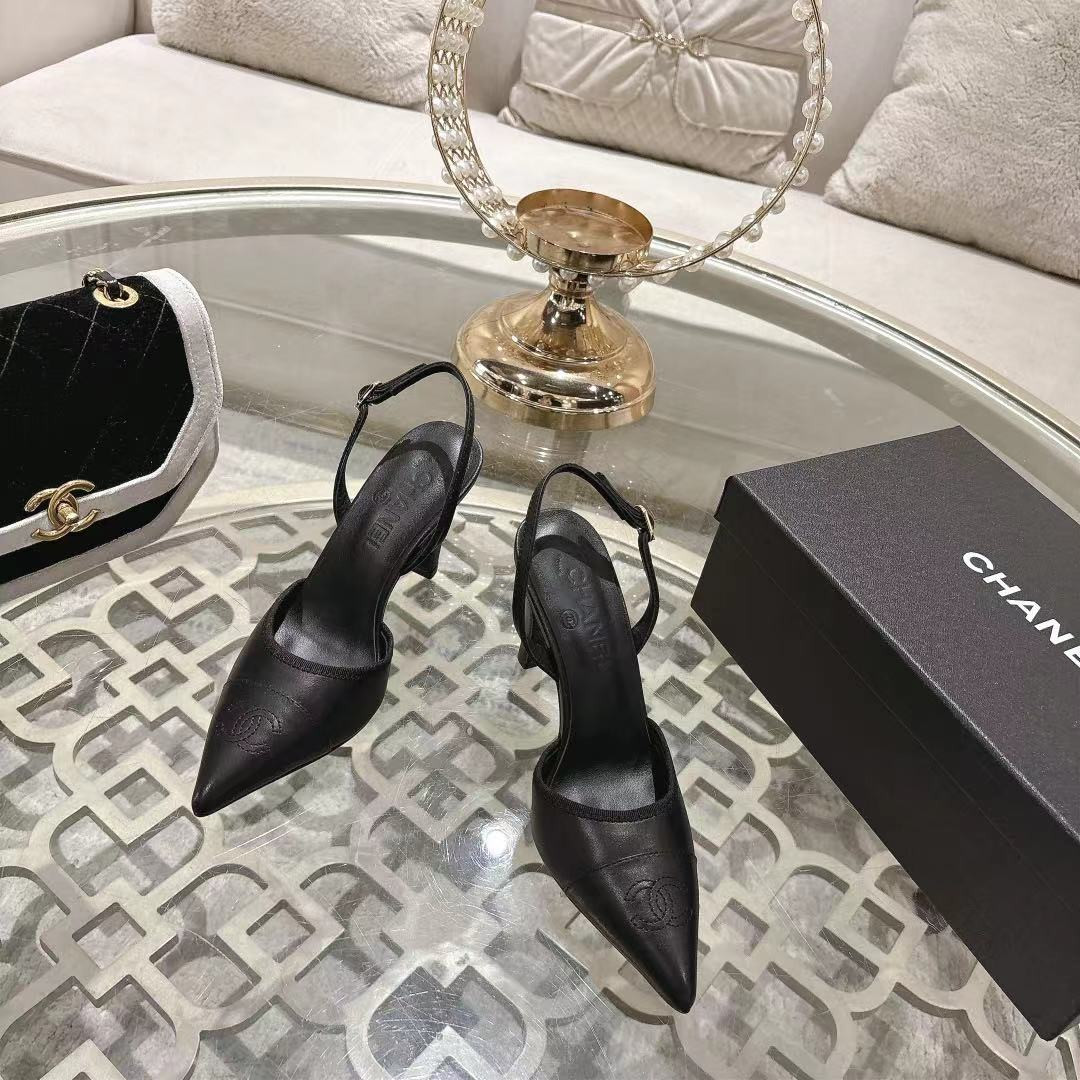 ua Ch**el slingbacks