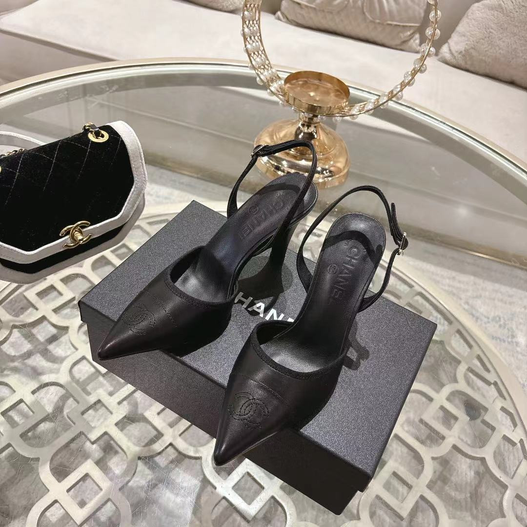 ua Ch**el slingbacks