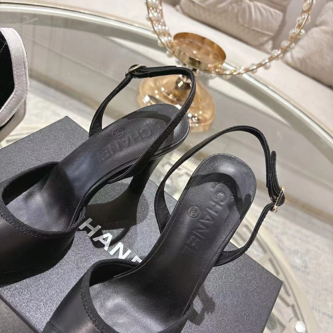 ua Ch**el slingbacks