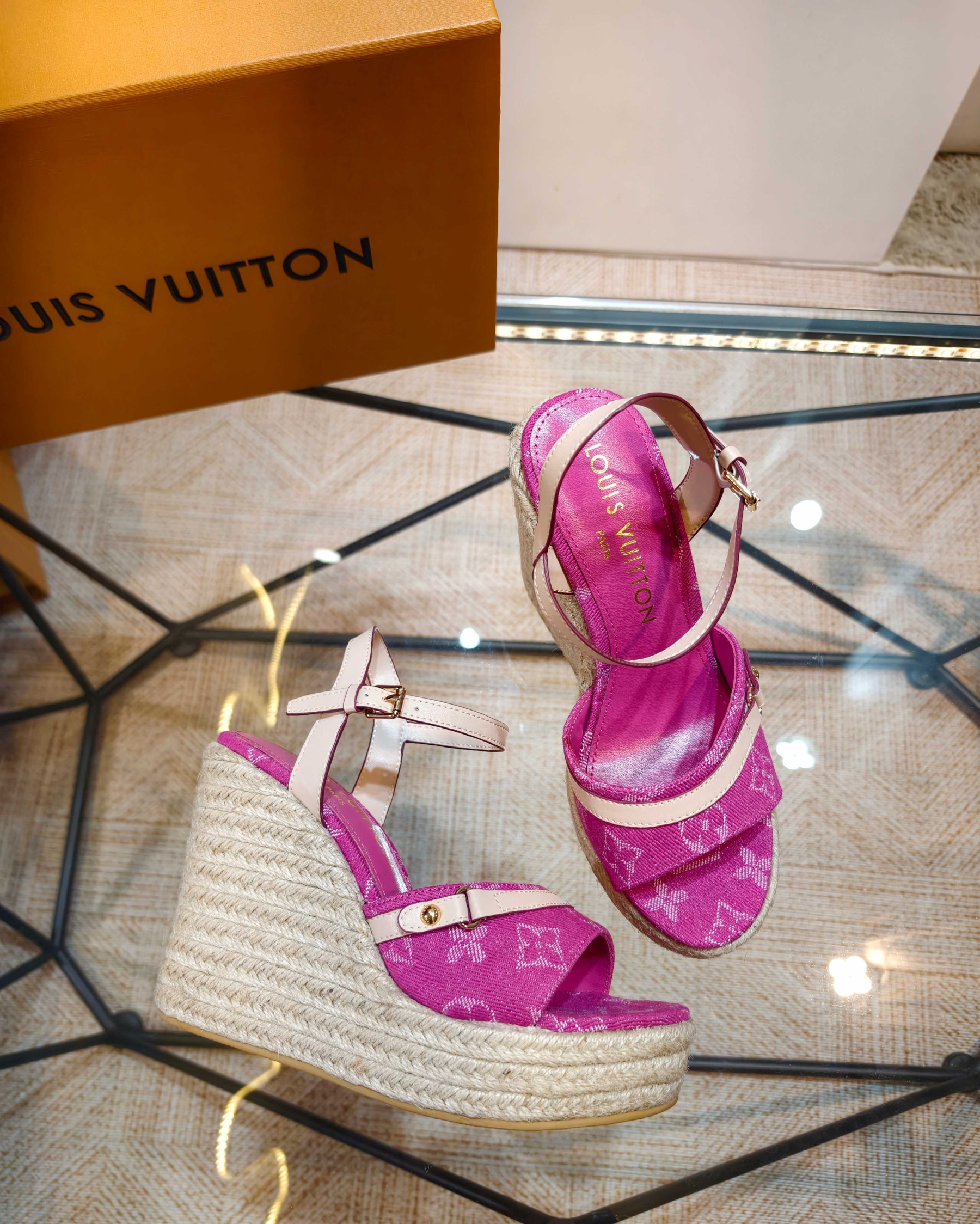 UA LV Helios Wedge Sandal