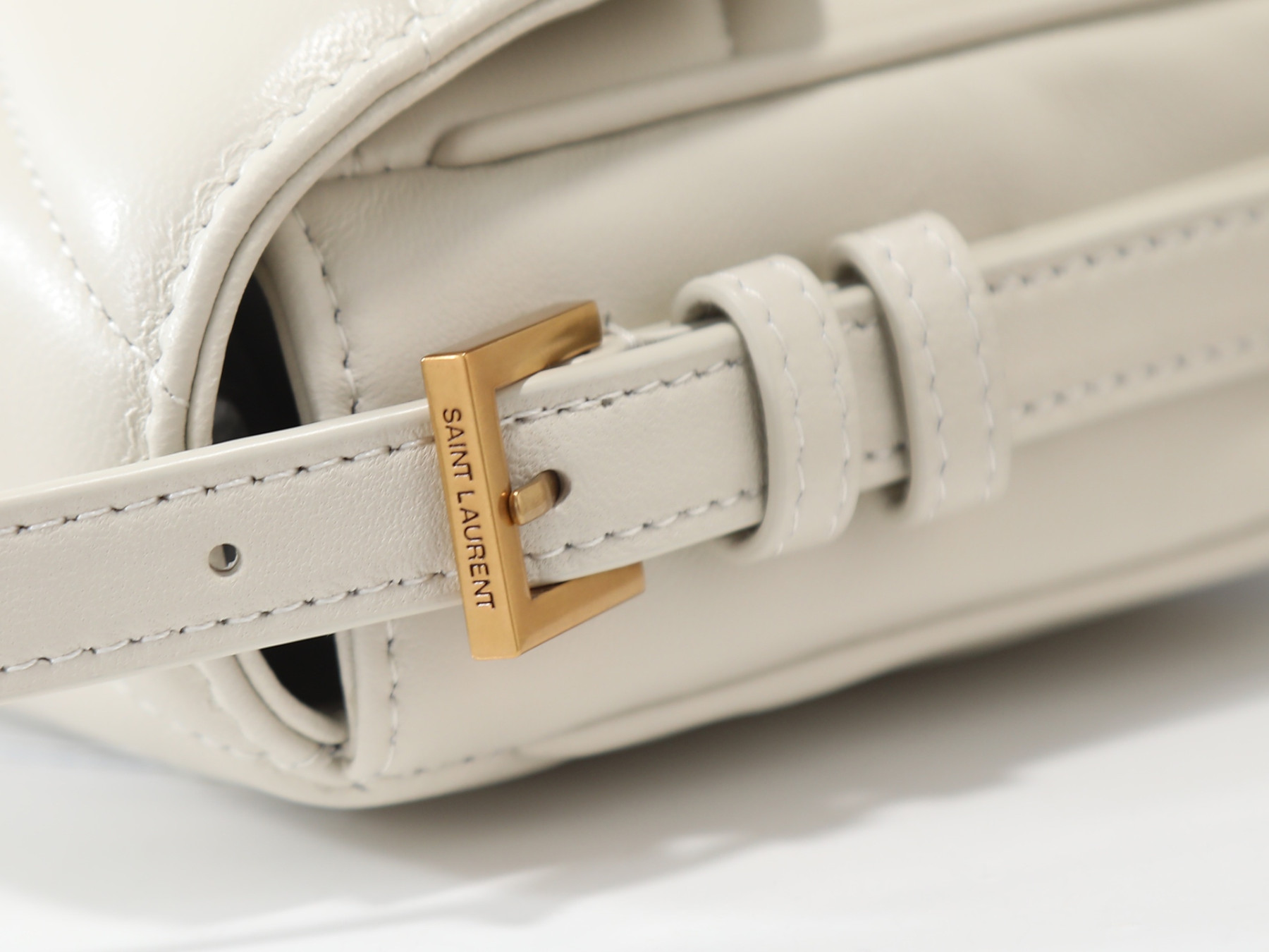 YSL LOULOU toy crossbody in MATELASSÉ lambskin 21x14x5cm
