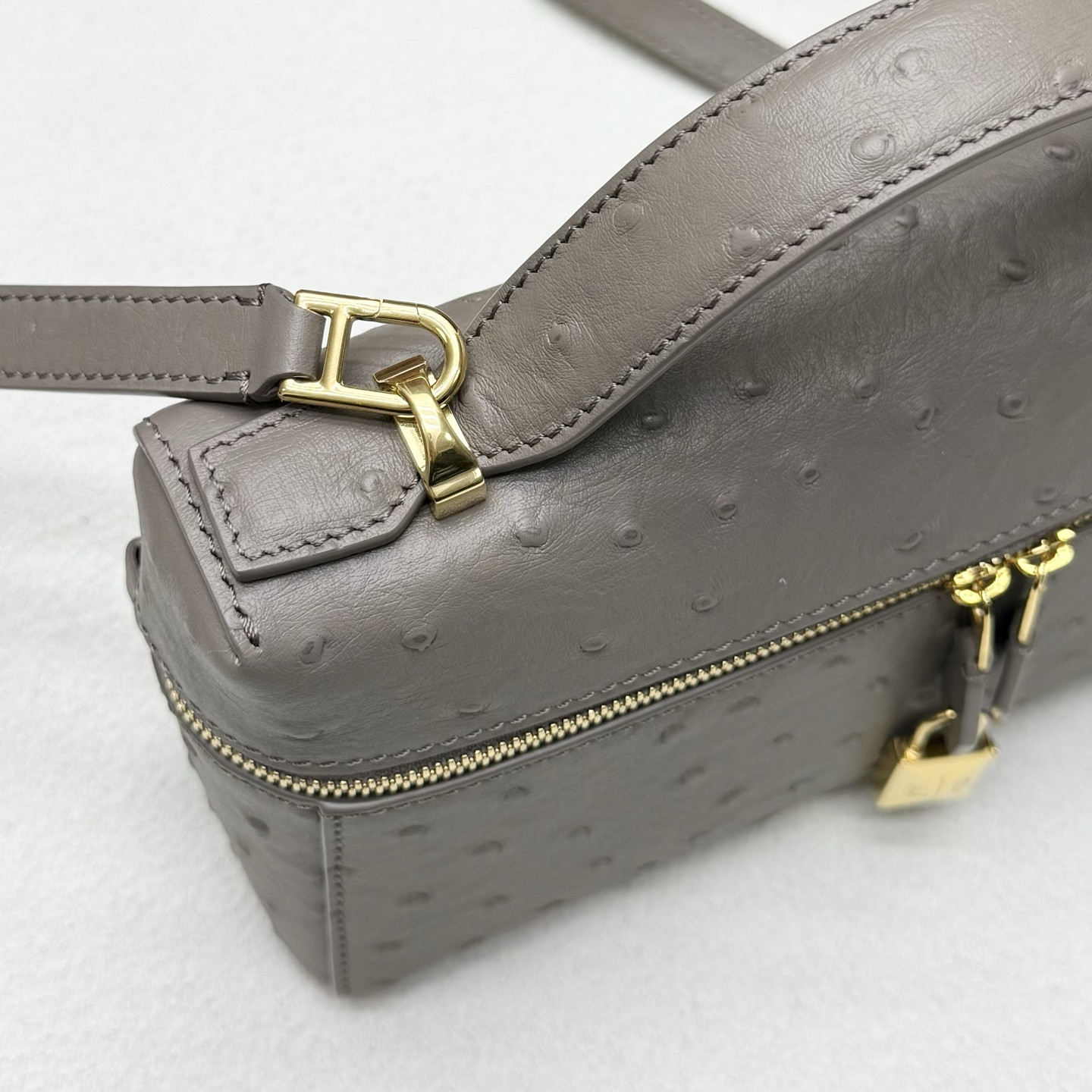 Loro Piana Extra Bag L23 23x12x7cm