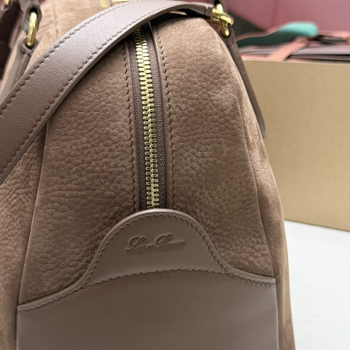 Loro Piana Needle 38x22x16cm
