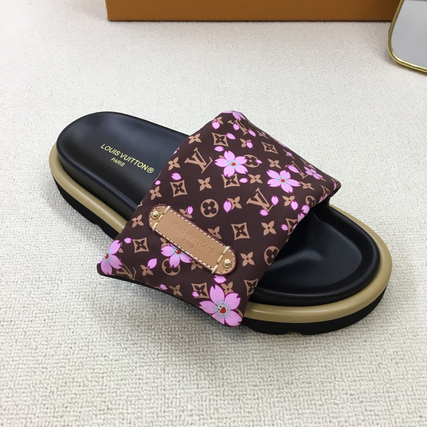 UA LV Pool Pillow Flat Comfort Mule