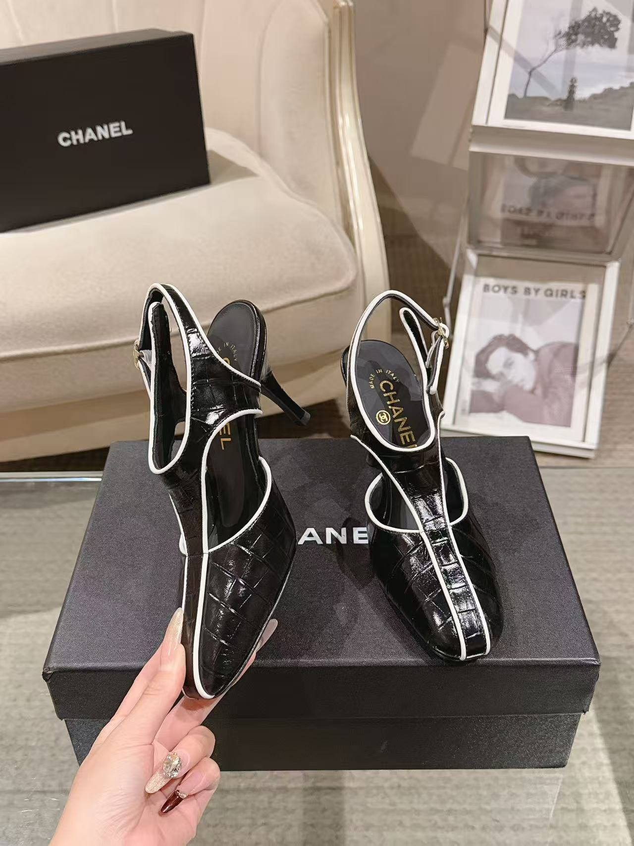 ua Ch**el slingbacks 8.5cm heel
