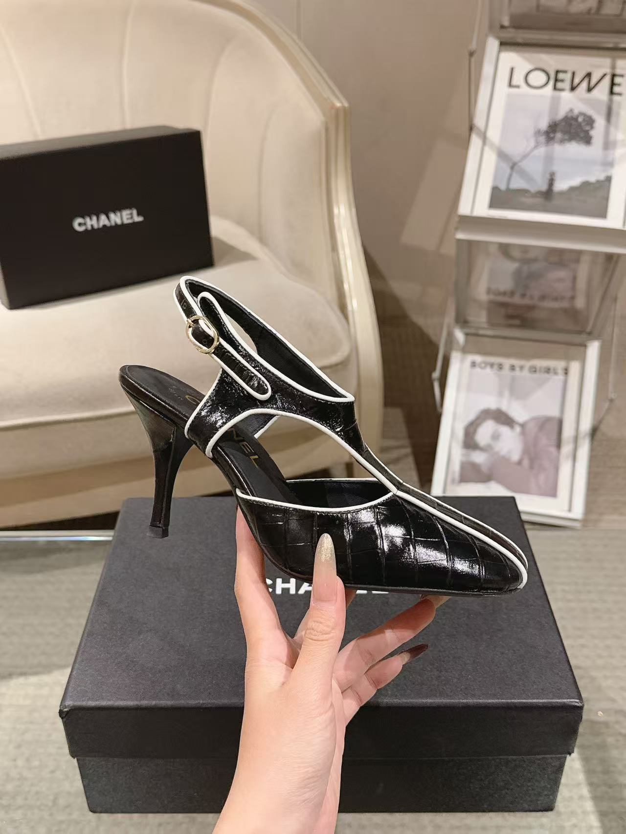ua Ch**el slingbacks 8.5cm heel