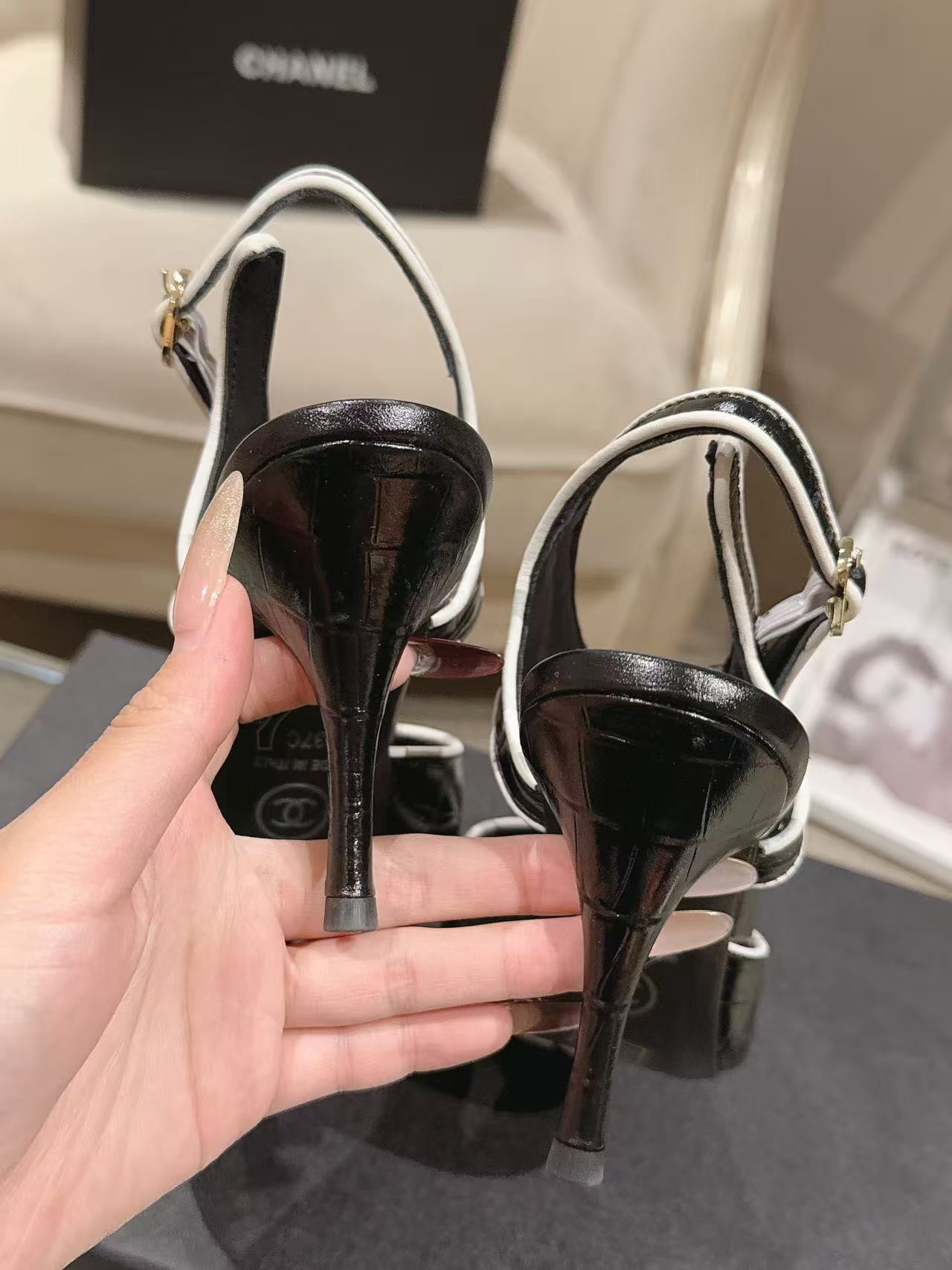 ua Ch**el slingbacks 8.5cm heel