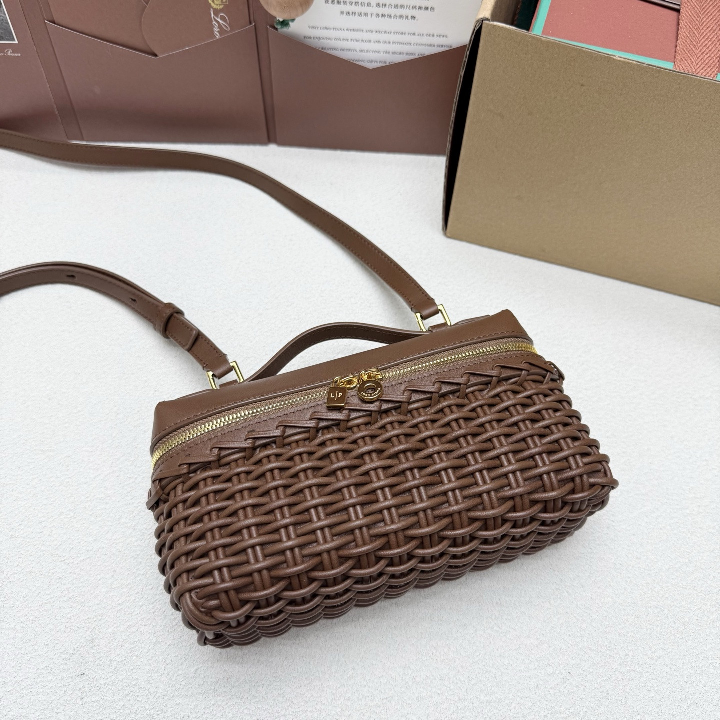 Loro Piana Extra Pocket L19 19 x 11.5 x 7cm
