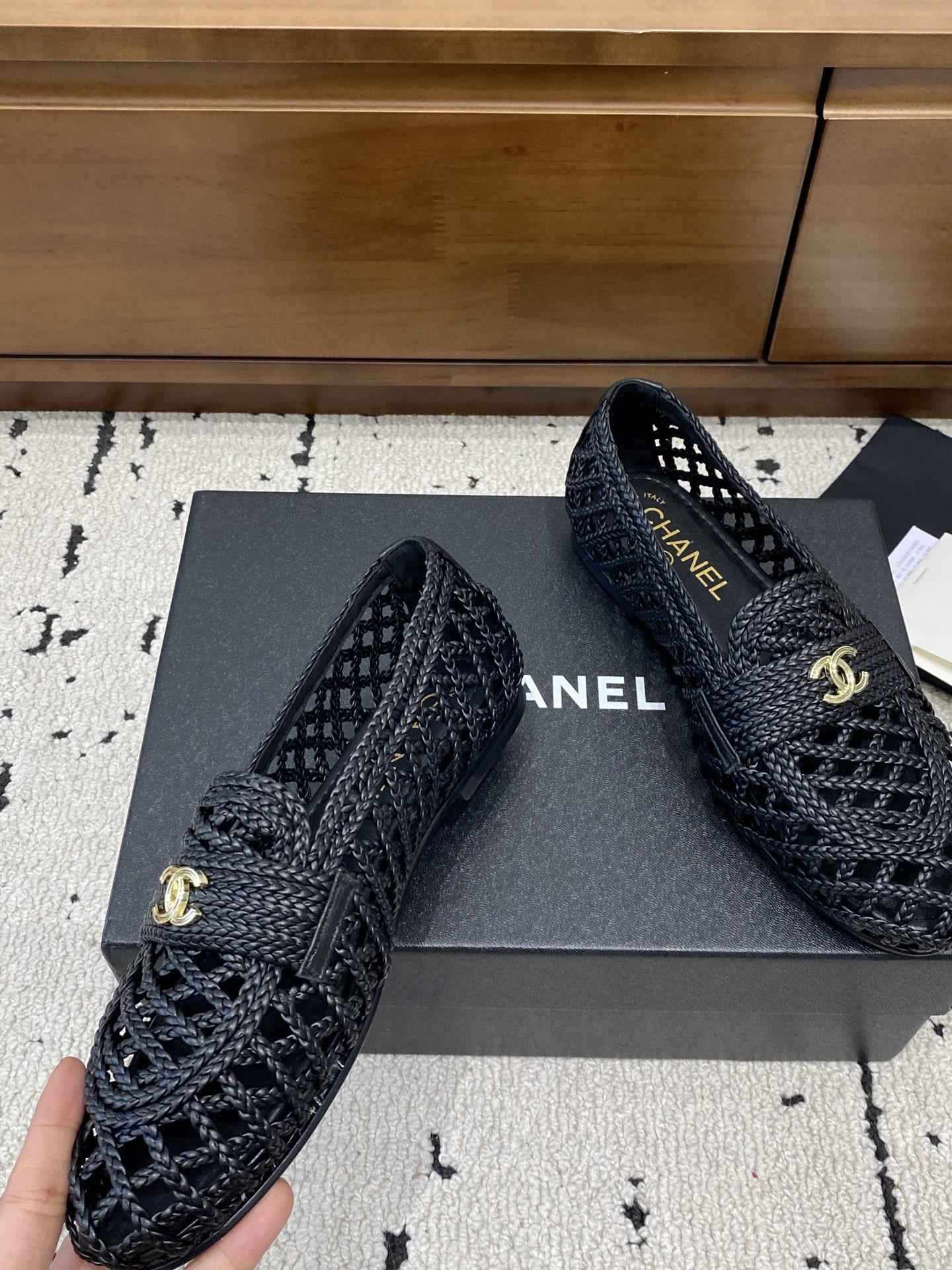 ua Ch**el flat shoes