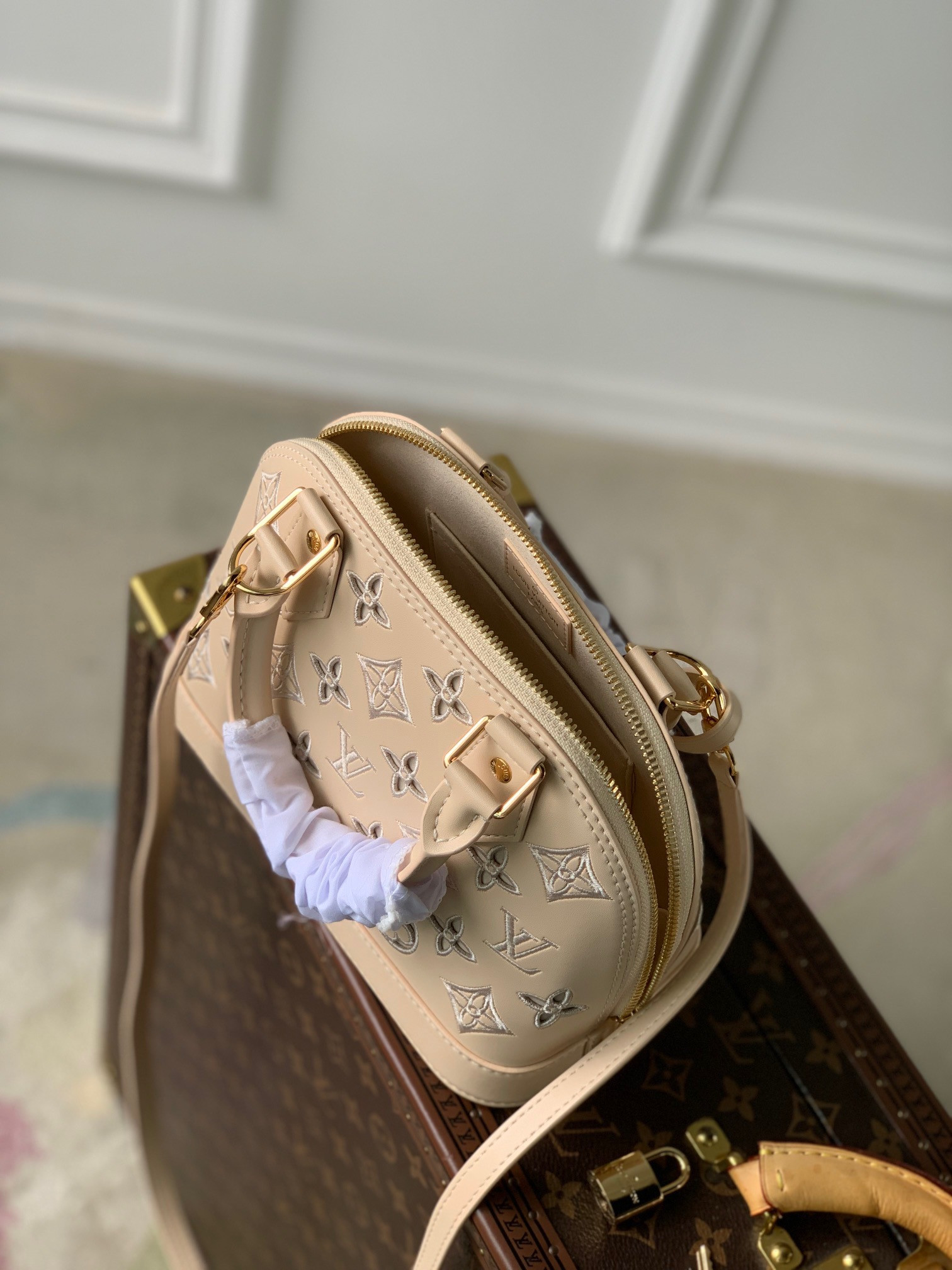 LV ALMA BB M22878